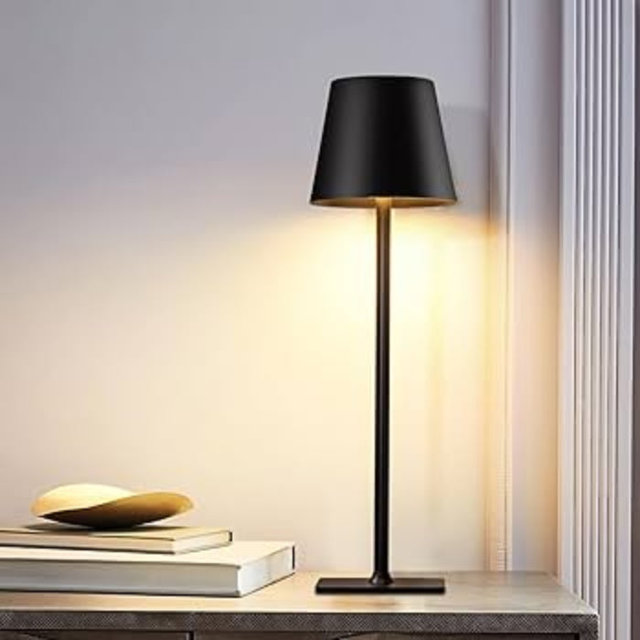 Oplaadbare LED tafellamp met aanpasbare helderheid