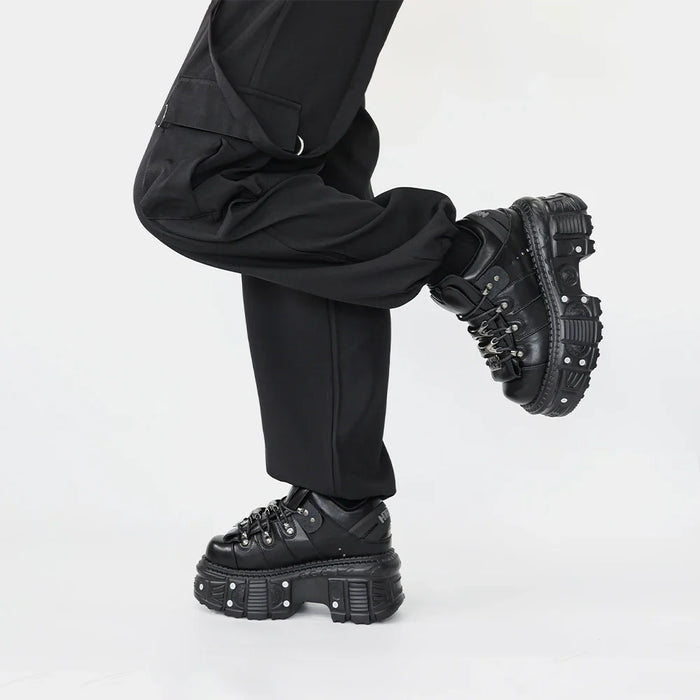 Ravix-schoenen met punk-inspiratie en nagelstuds