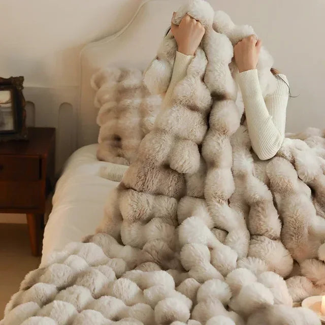 LuxFluff | Pluizige Faux Fur Deken | Draagbaar en Comfortabel | Ultieme Warmte
