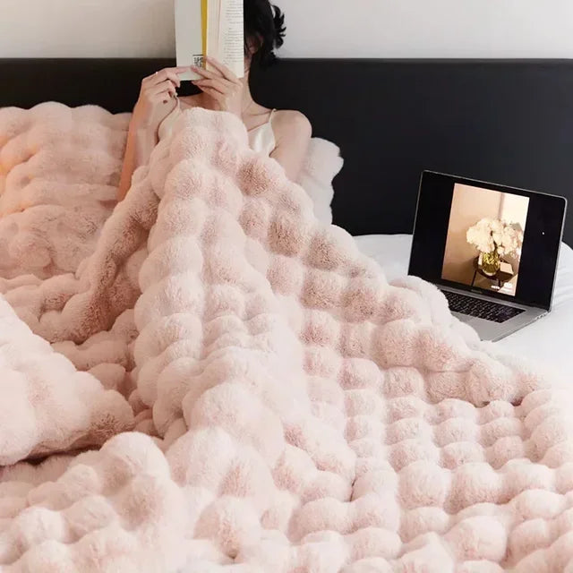 LuxFluff | Pluizige Faux Fur Deken | Draagbaar en Comfortabel | Ultieme Warmte