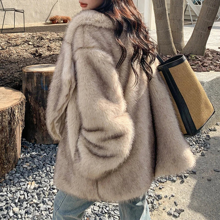 OPHELIA | Luxe Merk Winterjas Dames | Gradiënt Dierenkleur Nepbont | Losse Oversized Lange Pluizige Overjas Bovenkleding