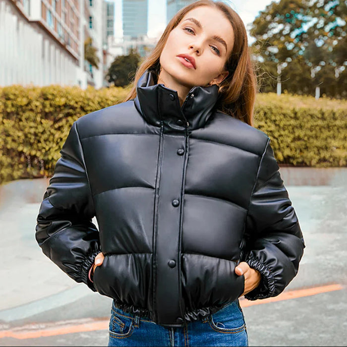 ELENA | Trendy Kort PU Leren Winterjas voor Dames - Luxe en Warme Zwarte Cotton Padded Parka met Ritsdetail